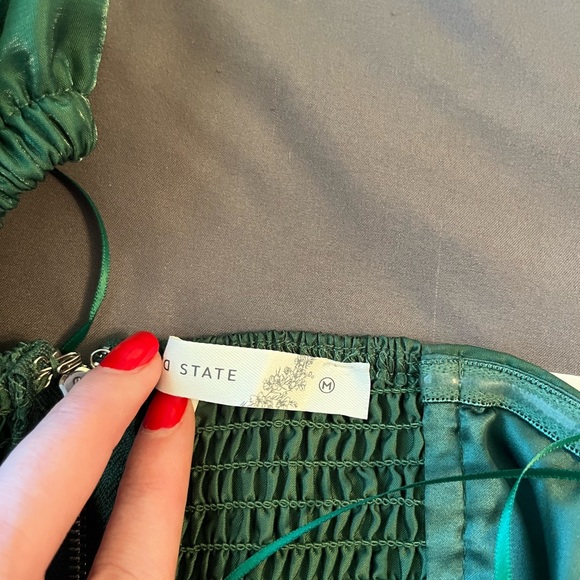 ALTARD STATE Emerald Smocked Crop Top SZ M - Picture 3 of 4